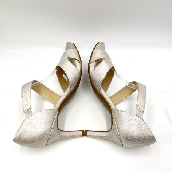 9W 9 WIDE Lifestride Women Mega Silver Metallic Faux Leather Sandals Heels Shoes - Picture 8 of 14